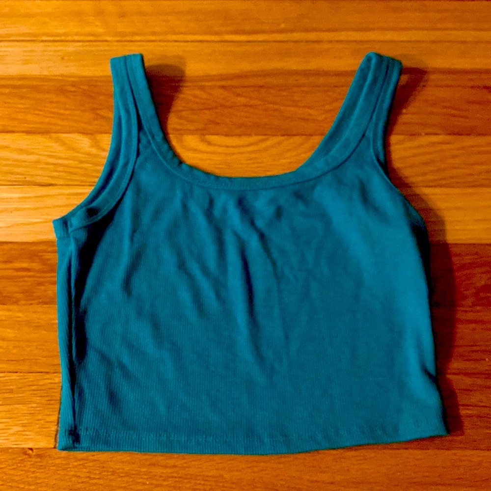 Gucci green crop (not teal)